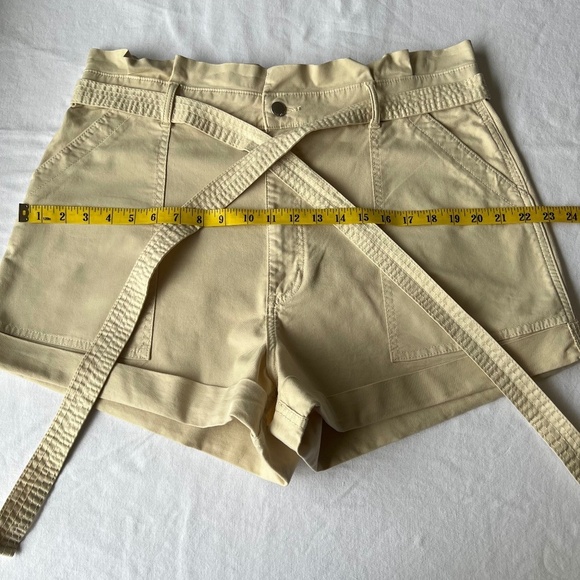 Abercrombie and Fitch paper bag style belted cinched waist shorts - Picture 5 of 10